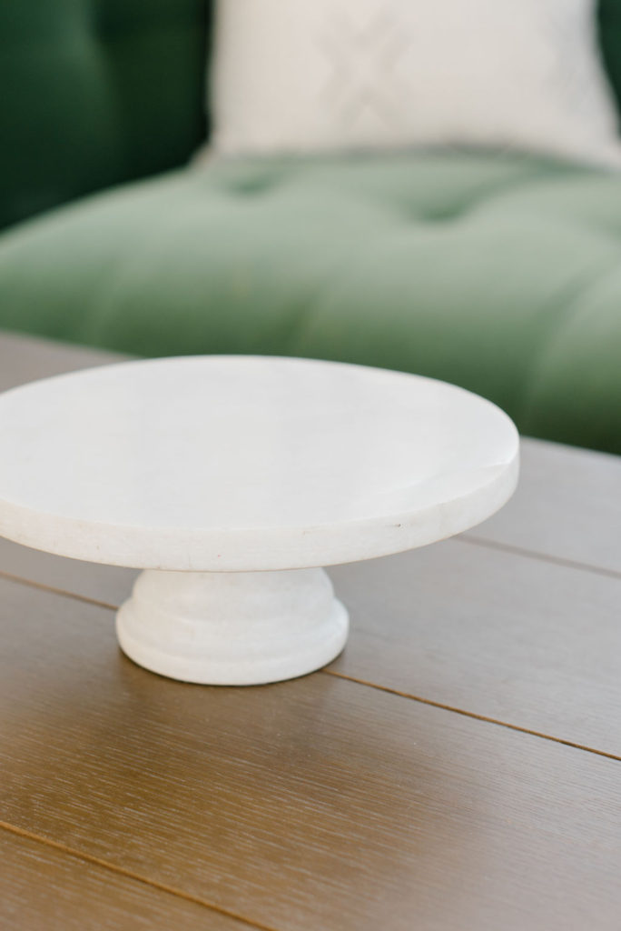 Marble cake stand
